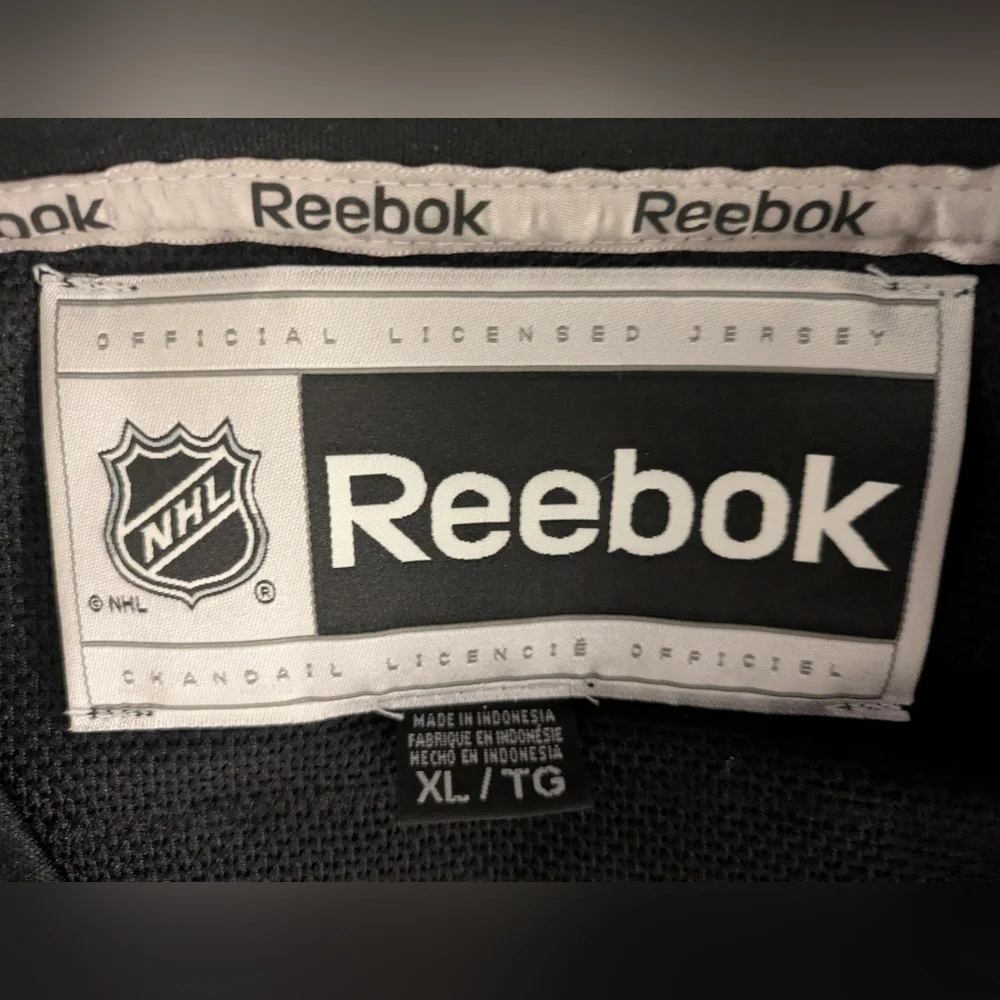 Sidney Crosby 87 Captain Pittsburgh Penguins Hockey Jersey - Picture 5 of 5